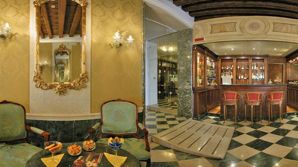 Nh Santa Lucia Hotel
